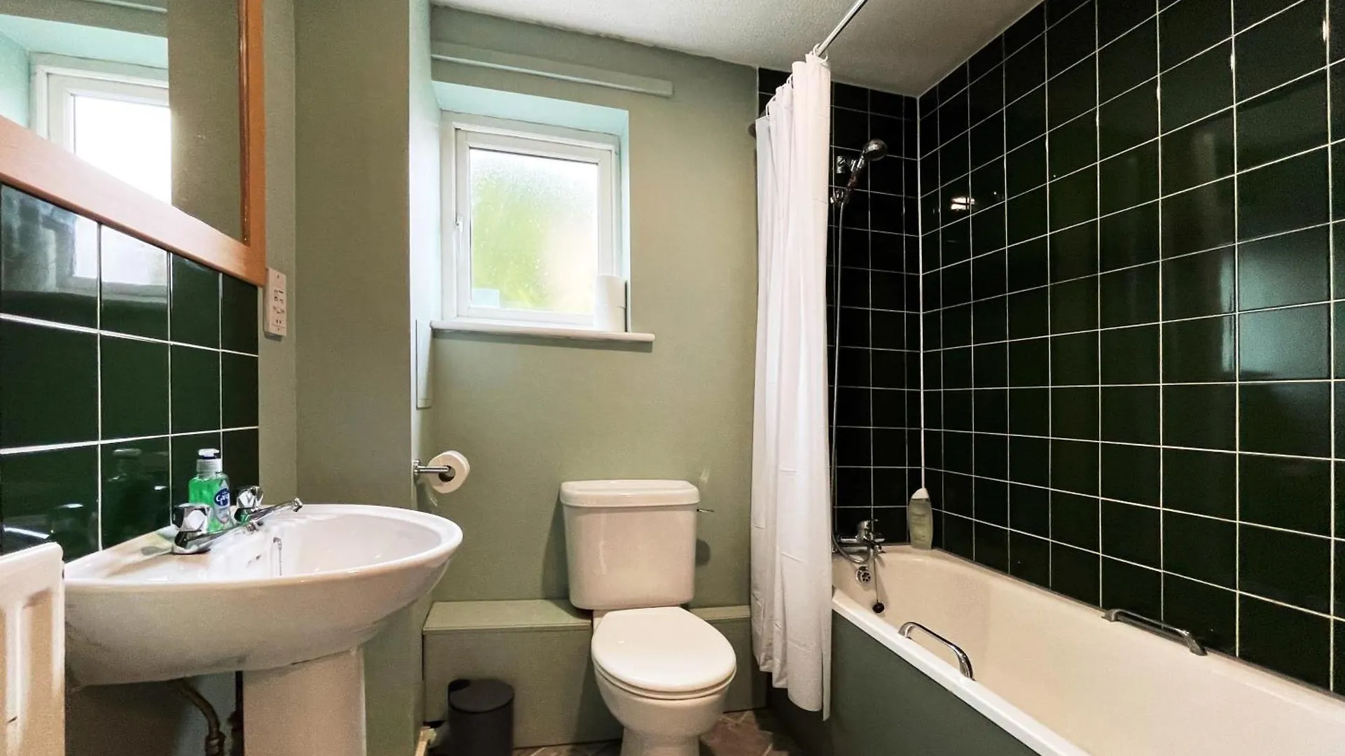 Rebecca Place At Whitechapel - 2 Double Beds, 1 Sofa Bed, Max 5 People London 0*,