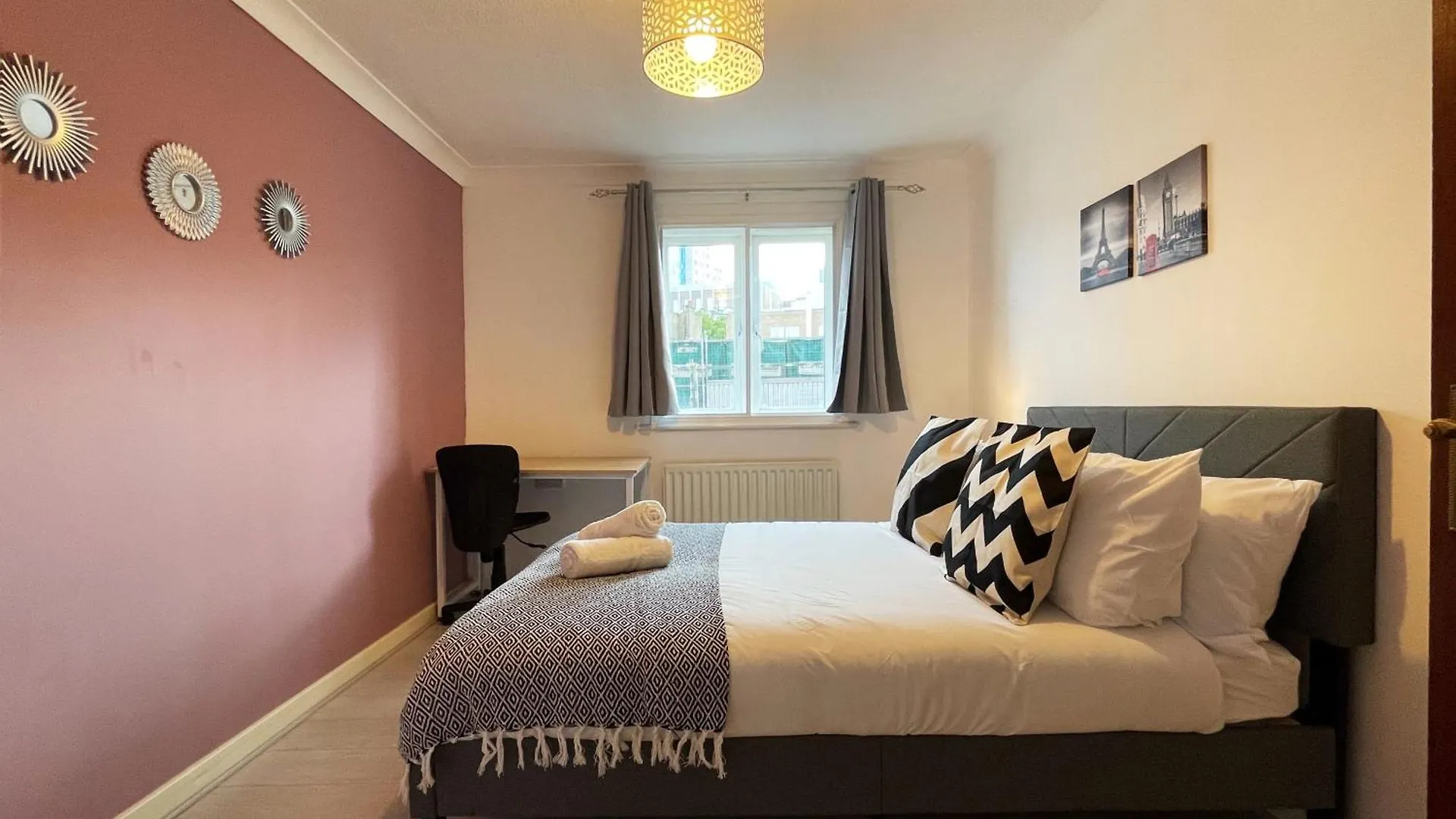 Rebecca Place At Whitechapel - 2 Double Beds, 1 Sofa Bed, Max 5 People London 0*,  United Kingdom