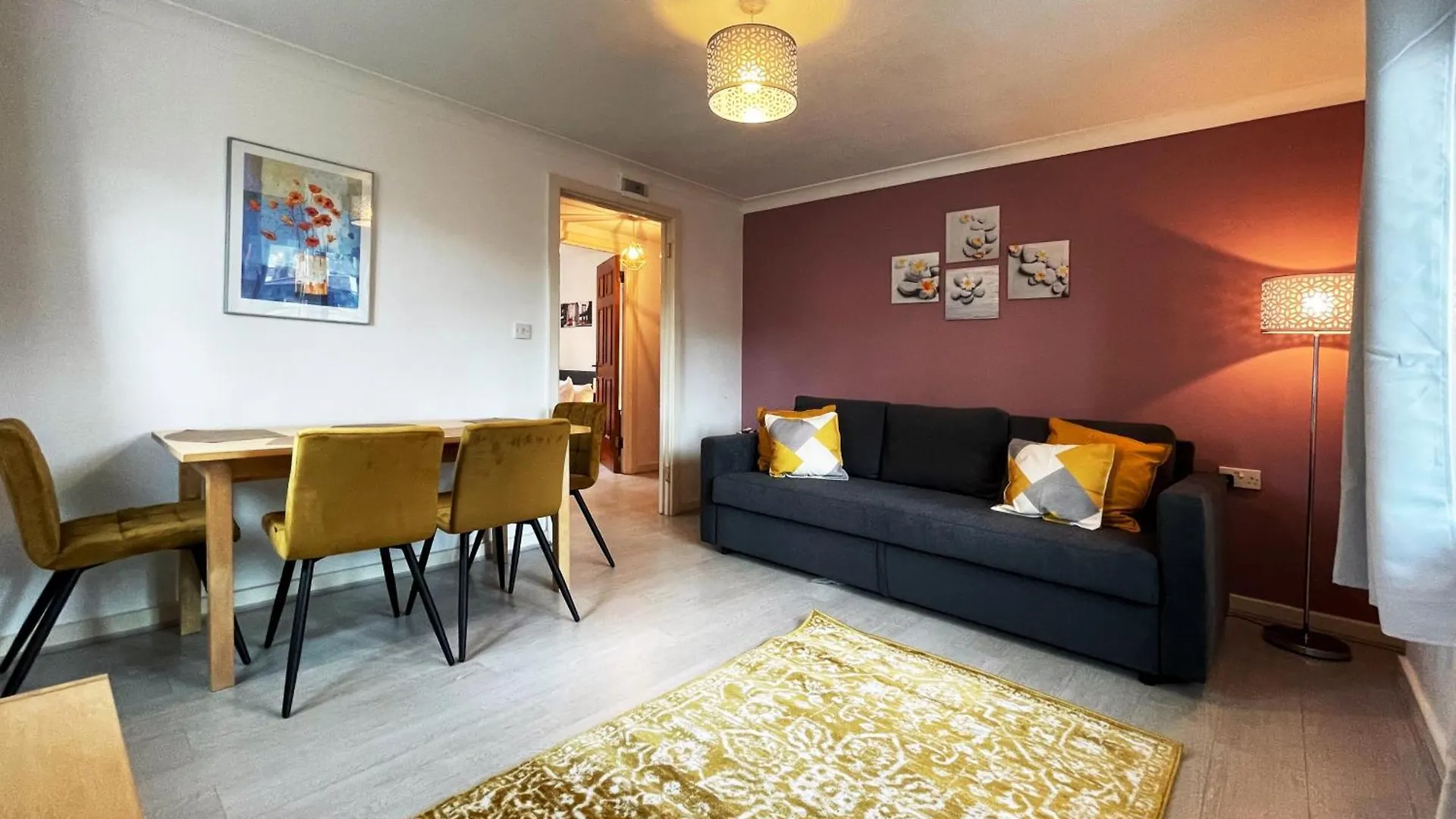 Apartment Rebecca Place At Whitechapel - 2 Double Beds, 1 Sofa Bed, Max 5 People London