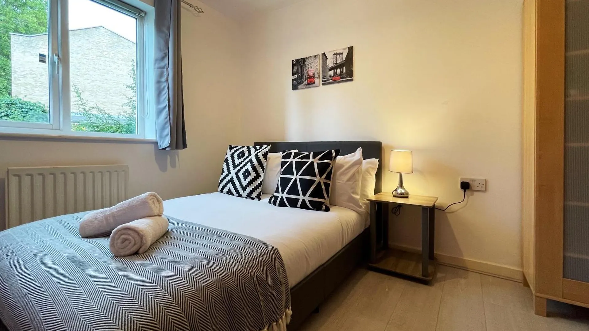 Rebecca Place At Whitechapel - 2 Double Beds, 1 Sofa Bed, Max 5 People London