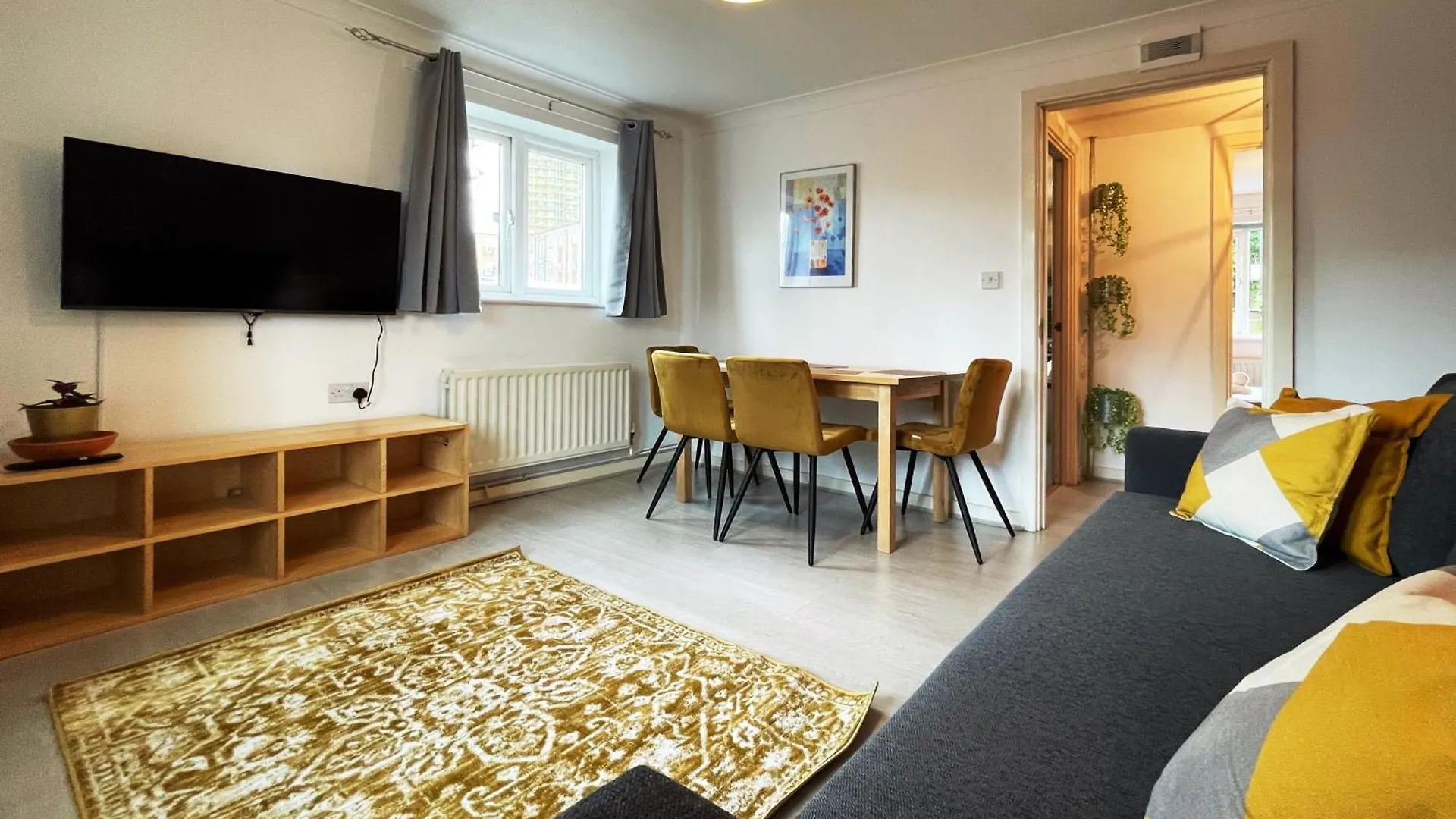 Rebecca Place At Whitechapel - 2 Double Beds, 1 Sofa Bed, Max 5 People London Apartment